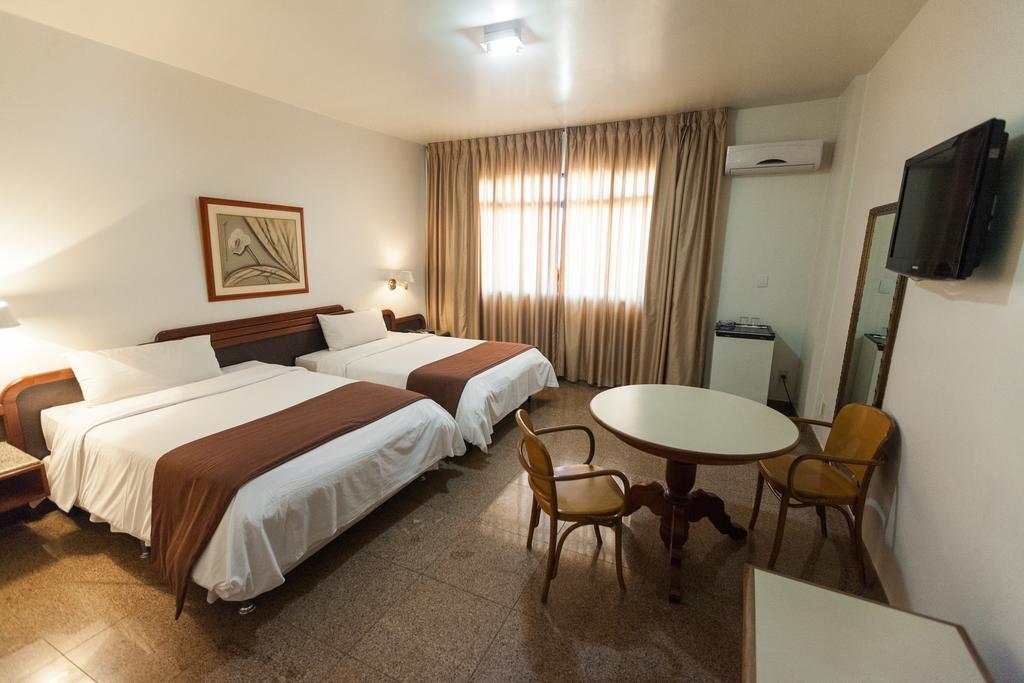 Dimas Lessa Hotel Montes Claros Exterior photo