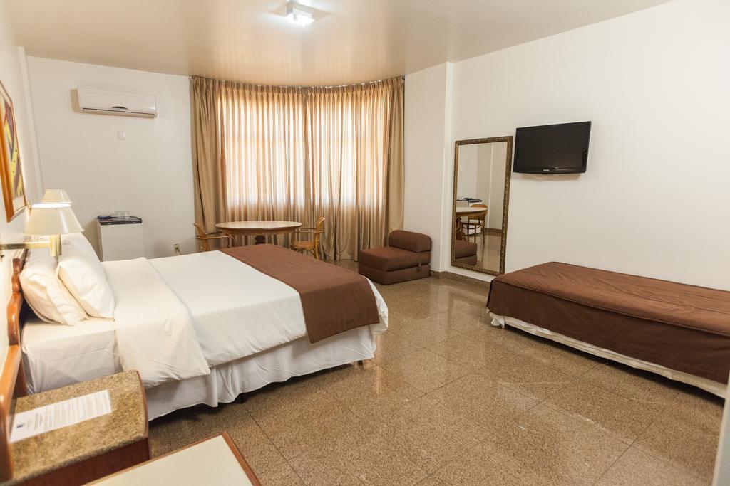 Dimas Lessa Hotel Montes Claros Exterior photo