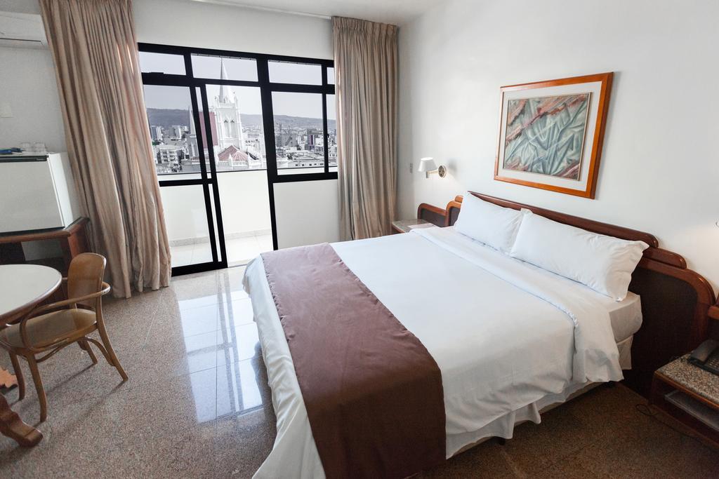 Dimas Lessa Hotel Montes Claros Exterior photo